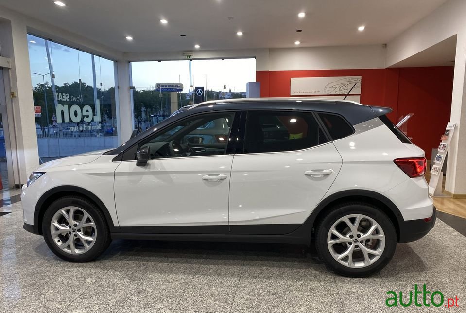 2022' SEAT Arona photo #2