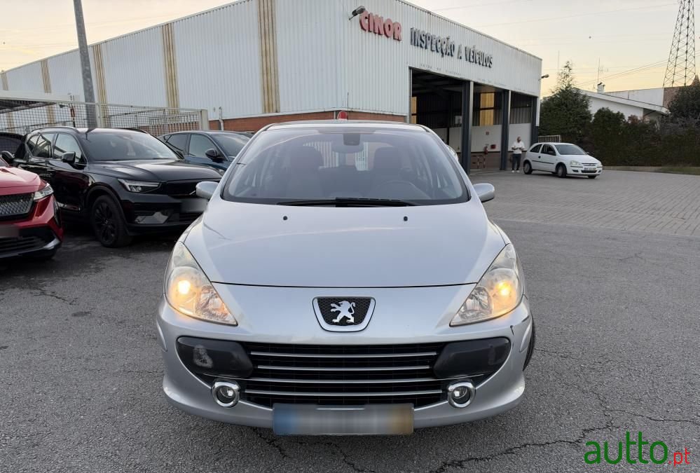 2007' Peugeot 307 1.4 16V Premium photo #2