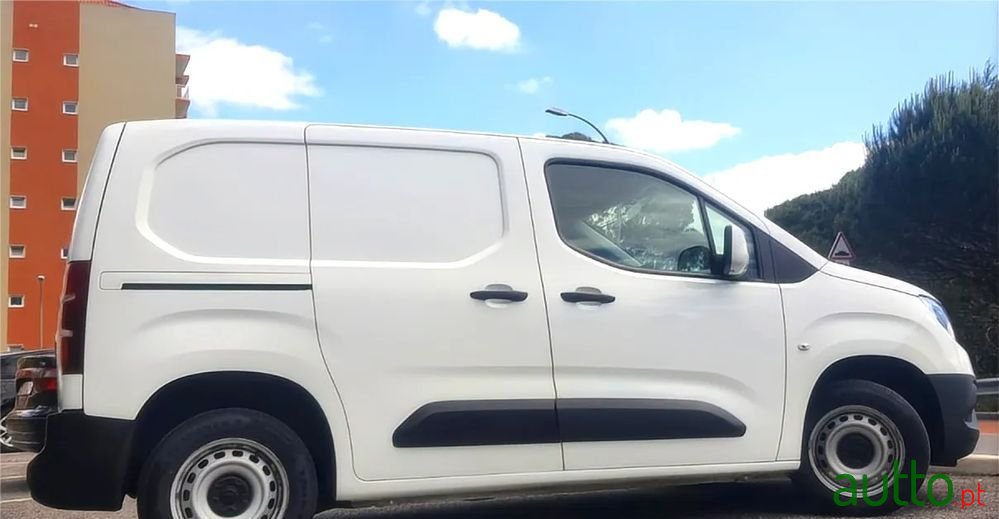 2020' Opel Combo photo #3