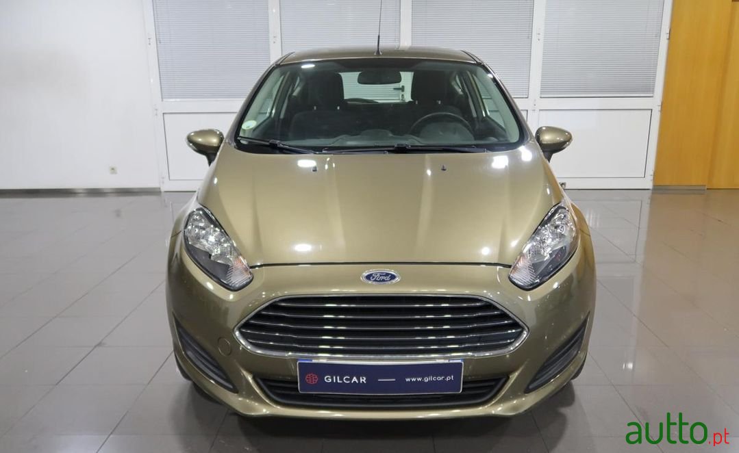 2013' Ford Fiesta photo #3