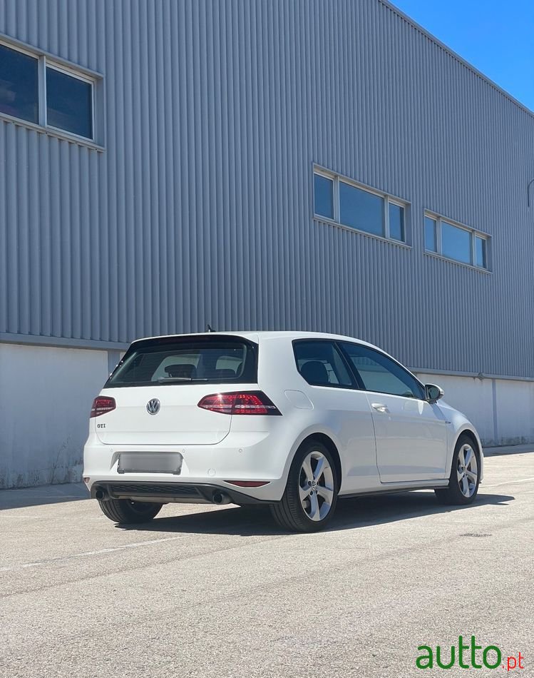 2016' Volkswagen Golf photo #6