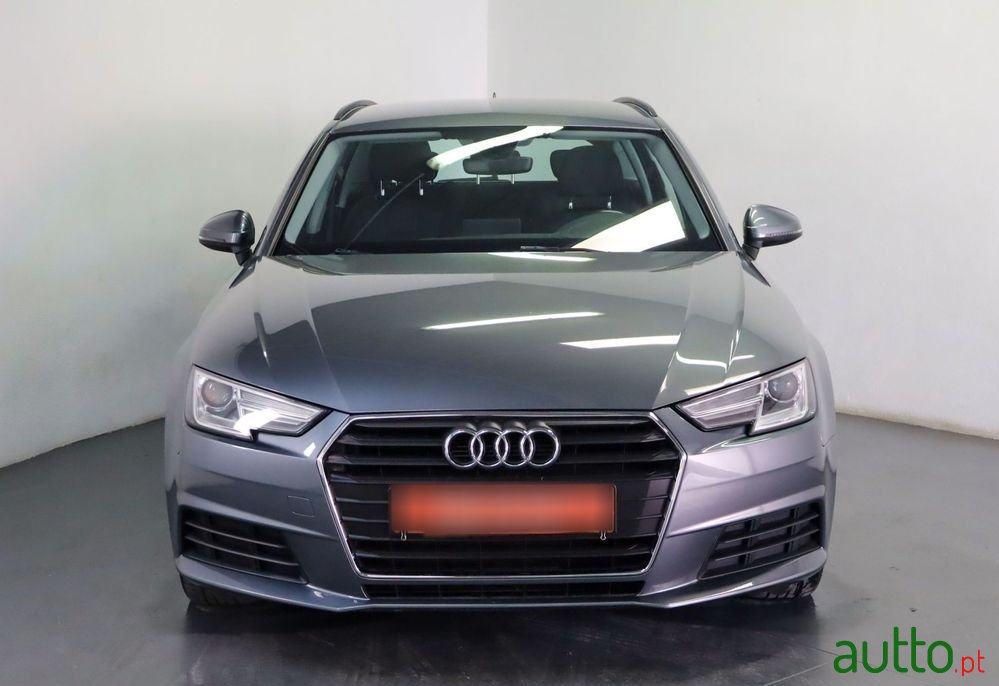 2019' Audi A4 Avant photo #2
