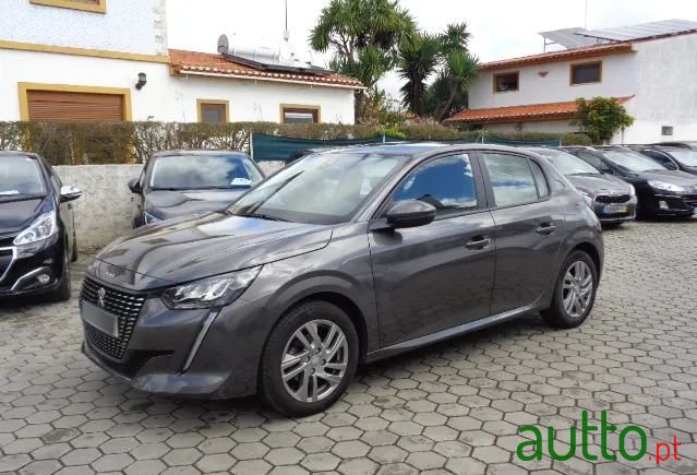 2021' Peugeot 208 photo #2