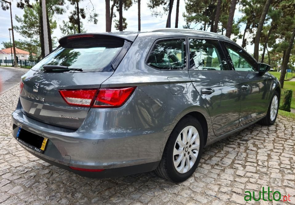 2016' SEAT Leon St photo #4