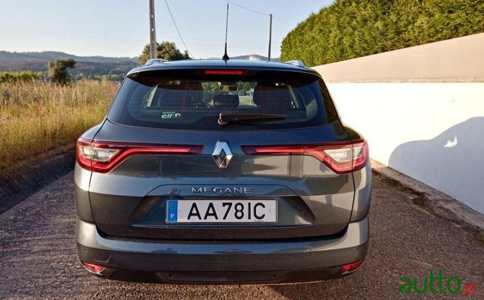 2018' Renault Megane Sport Tourer photo #2