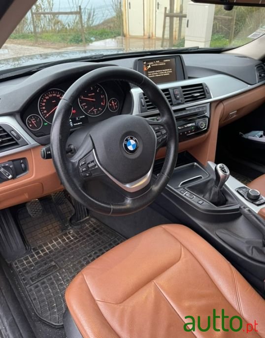 2015' BMW 318 photo #5