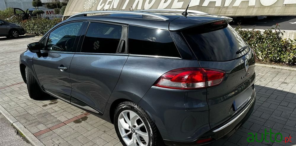 2017' Renault Clio Sport Tourer photo #4