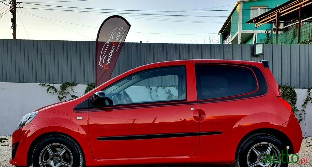2011' Renault Twingo photo #2