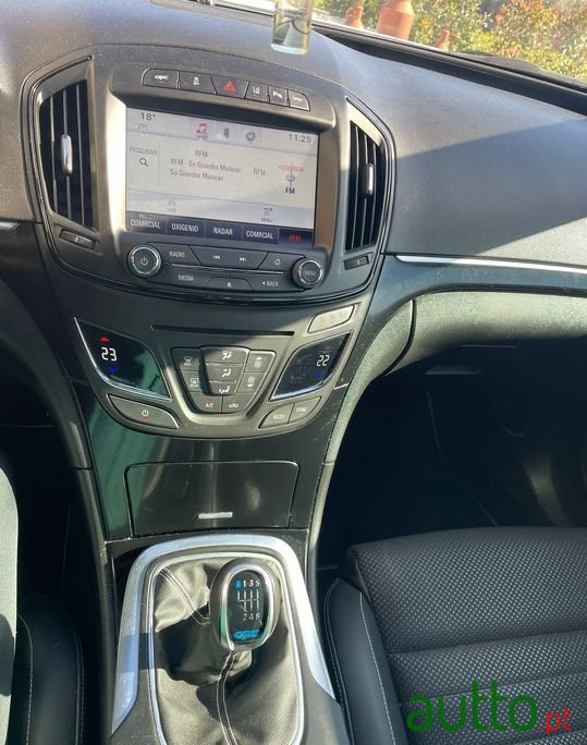 2015' Opel Insignia Sports Tourer photo #4