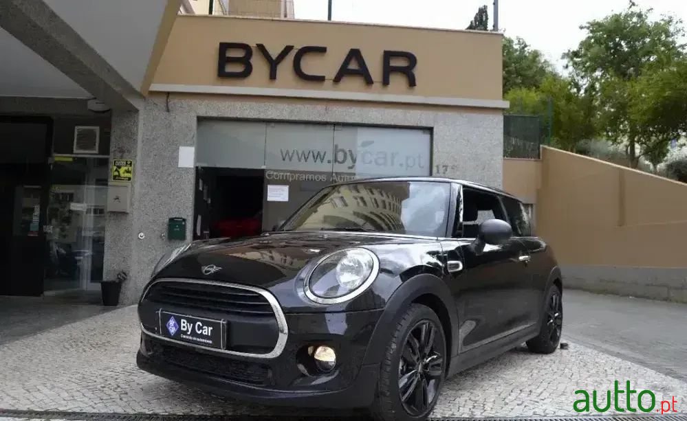 2019' MINI One photo #2