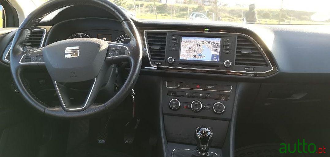 2013' SEAT Leon photo #1