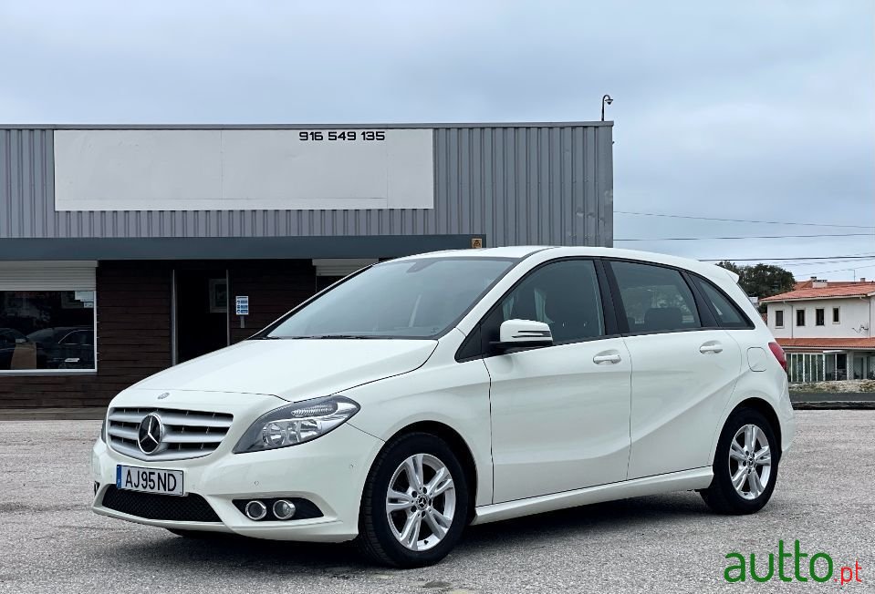 2014' Mercedes-Benz B-180 photo #1