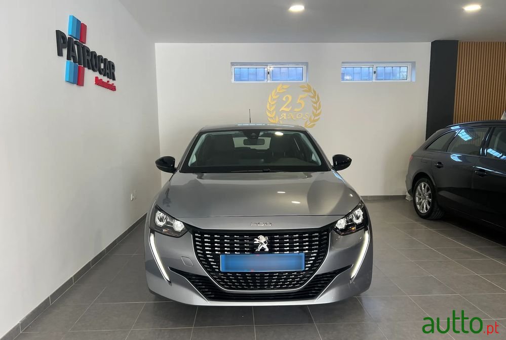 2022' Peugeot 208 photo #2