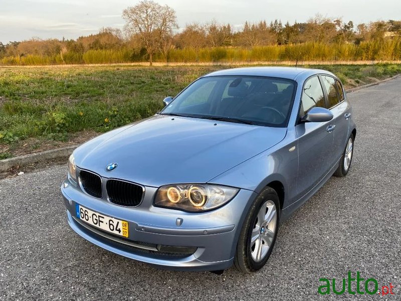 2008' BMW 120 photo #5