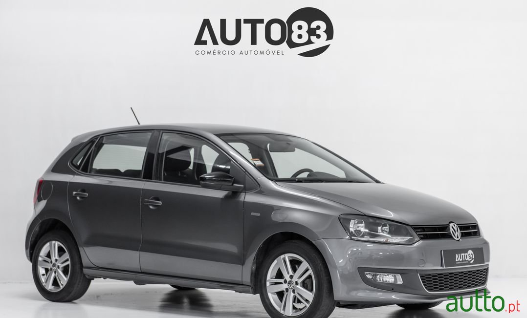 2013' Volkswagen Polo photo #1