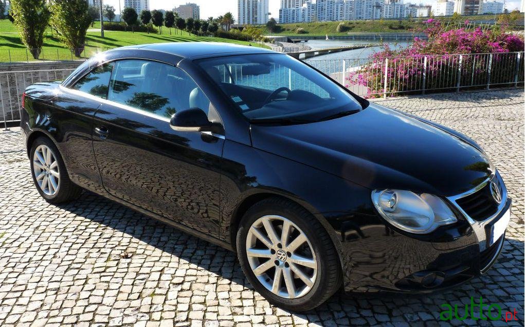 2007' Volkswagen Eos 2.0 Tdi Top photo #2