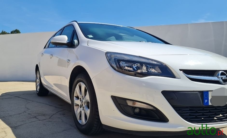 2014' Opel Astra Sports Tourer photo #1