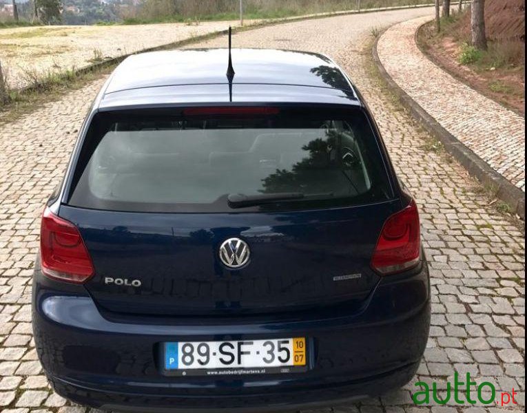 2010' Volkswagen Polo 1.2 Tdi Bluemotion photo #2