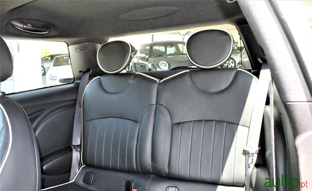 2009' MINI Cooper D photo #6