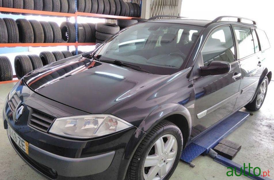 2004' Renault Megane Break photo #1