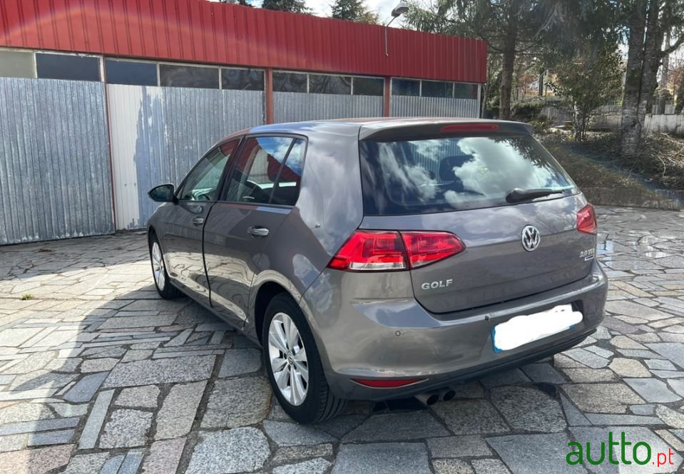 2015' Volkswagen Golf photo #2