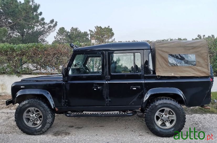2005' Land Rover Defender photo #2