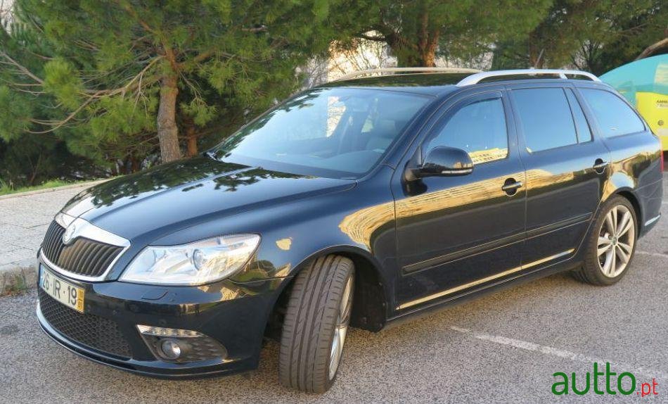 2010' Skoda Octavia Break photo #3