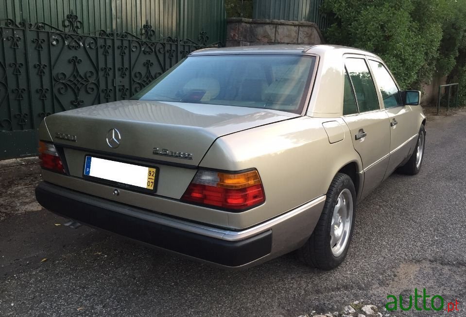 1992' Mercedes-Benz 300 photo #6