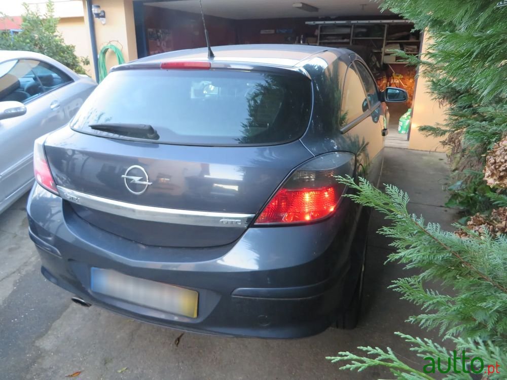2008' Opel Astra Gtc 1.7 Cdti photo #6