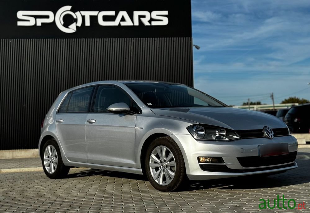 2015' Volkswagen Golf photo #1