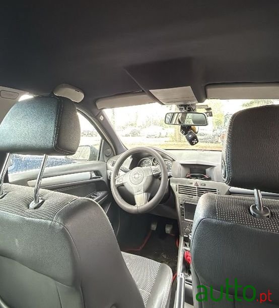 2006' Opel Astra photo #3