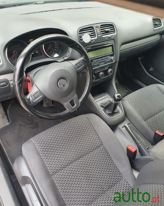 2010' Volkswagen Golf Variant photo #2