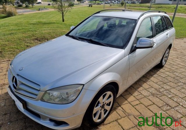 2008' Mercedes-Benz C-220 photo #2