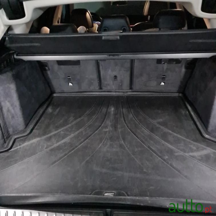 2017' BMW 520 photo #5