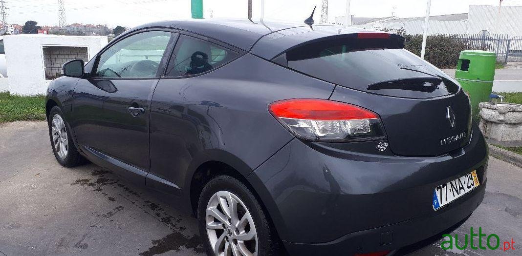 2012' Renault Megane Coupe photo #1