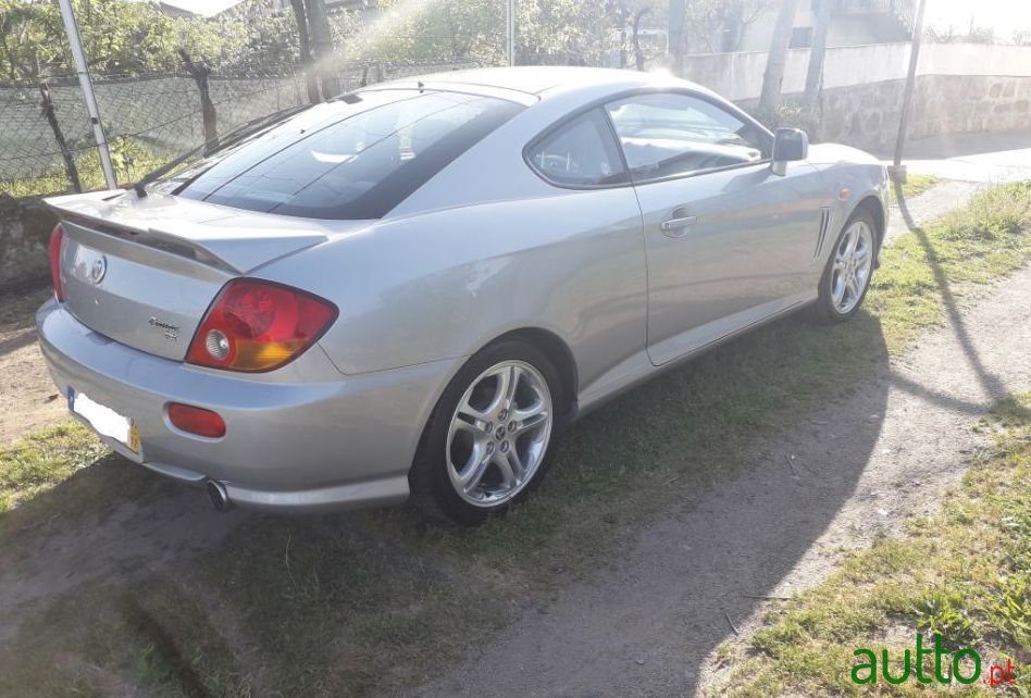 2001' Hyundai Coupe photo #5