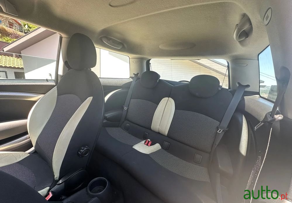 2008' MINI Cooper D photo #4