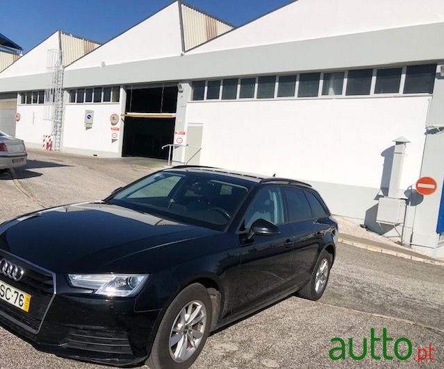 2016' Audi A4 Avant photo #2