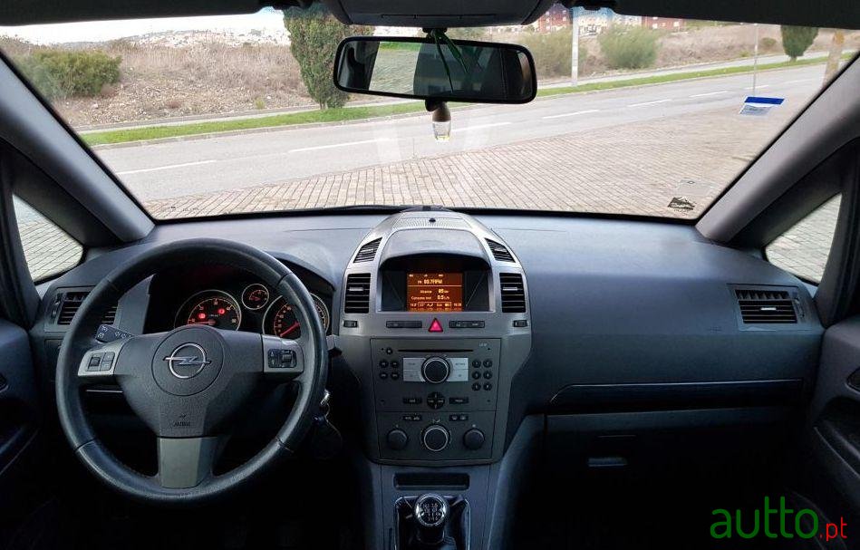 2005' Opel Zafira photo #3