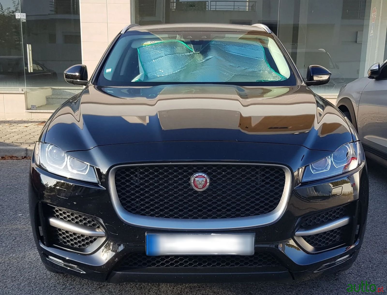 2017' Jaguar F-Pace photo #2