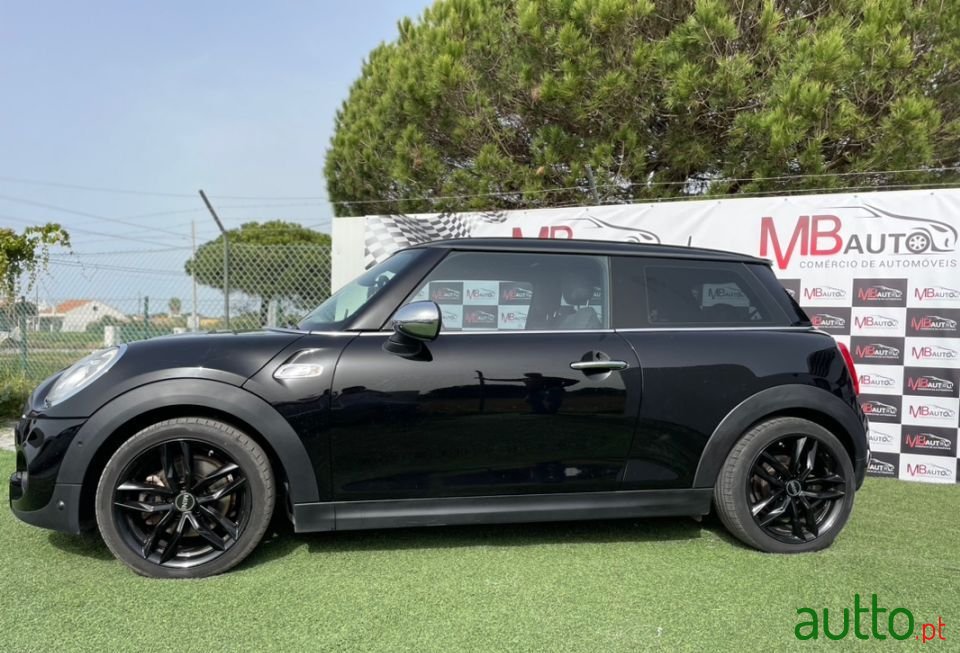 2016' MINI Cooper photo #2