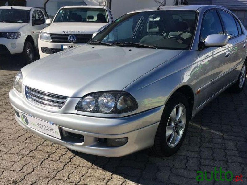 1999' Toyota Avensis Liftback 1.6 Sol photo #1