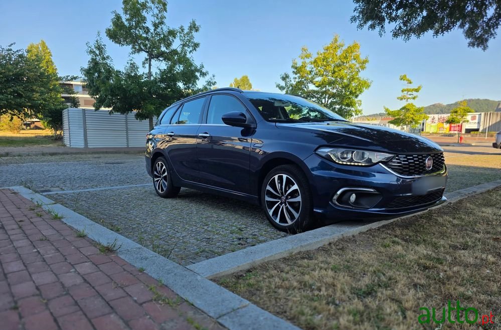 2016' Fiat Tipo Station Wagon photo #4