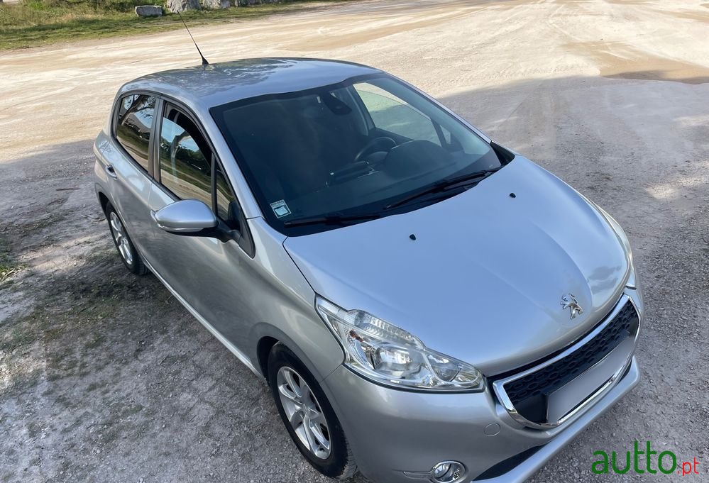 2013' Peugeot 208 1.2 Vti Active photo #3