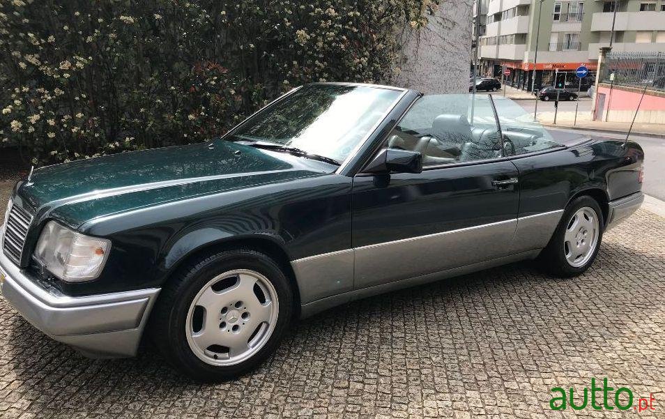 1994' Mercedes-Benz E-220 Cabrio photo #2