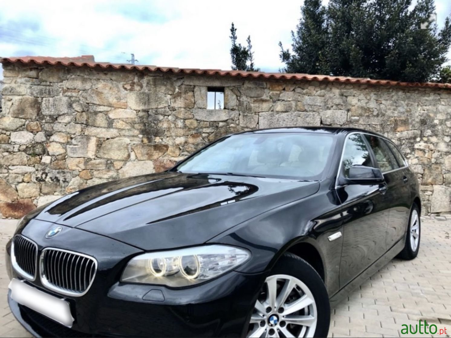 2011' BMW 520 photo #4