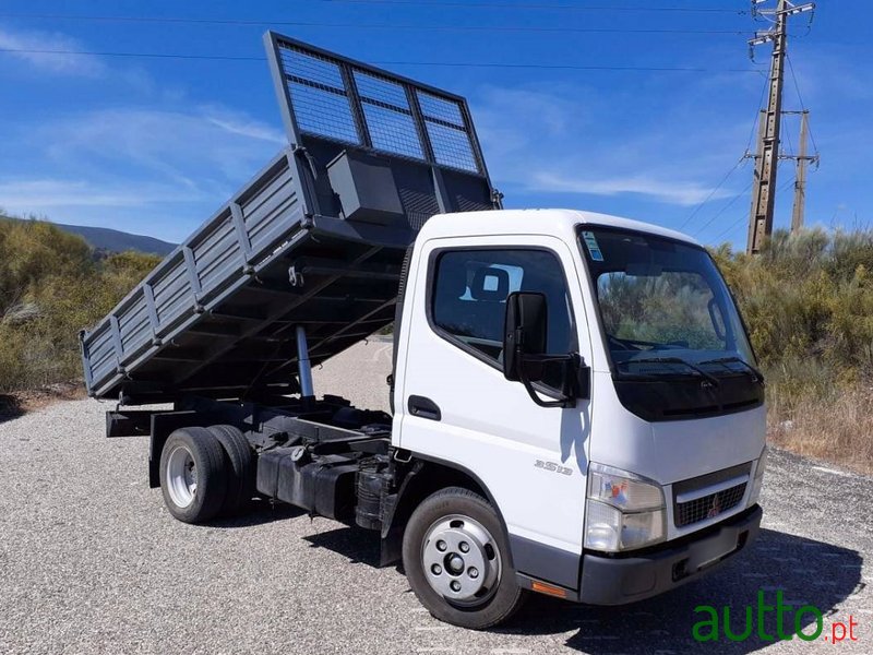 2007' Mitsubishi Canter photo #2