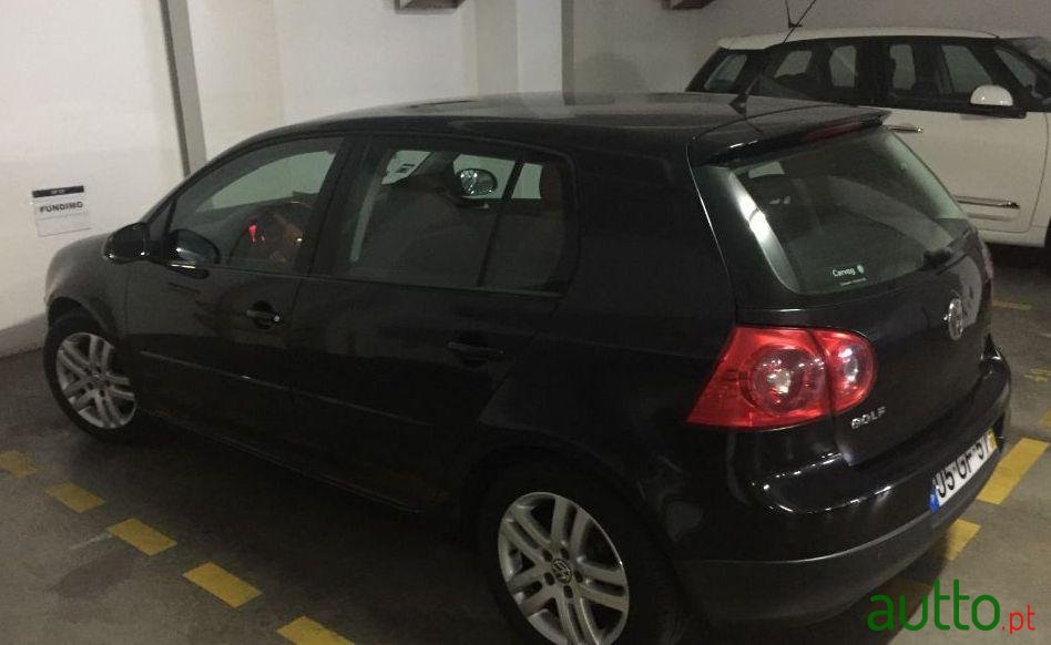 2008' Volkswagen Golf photo #2