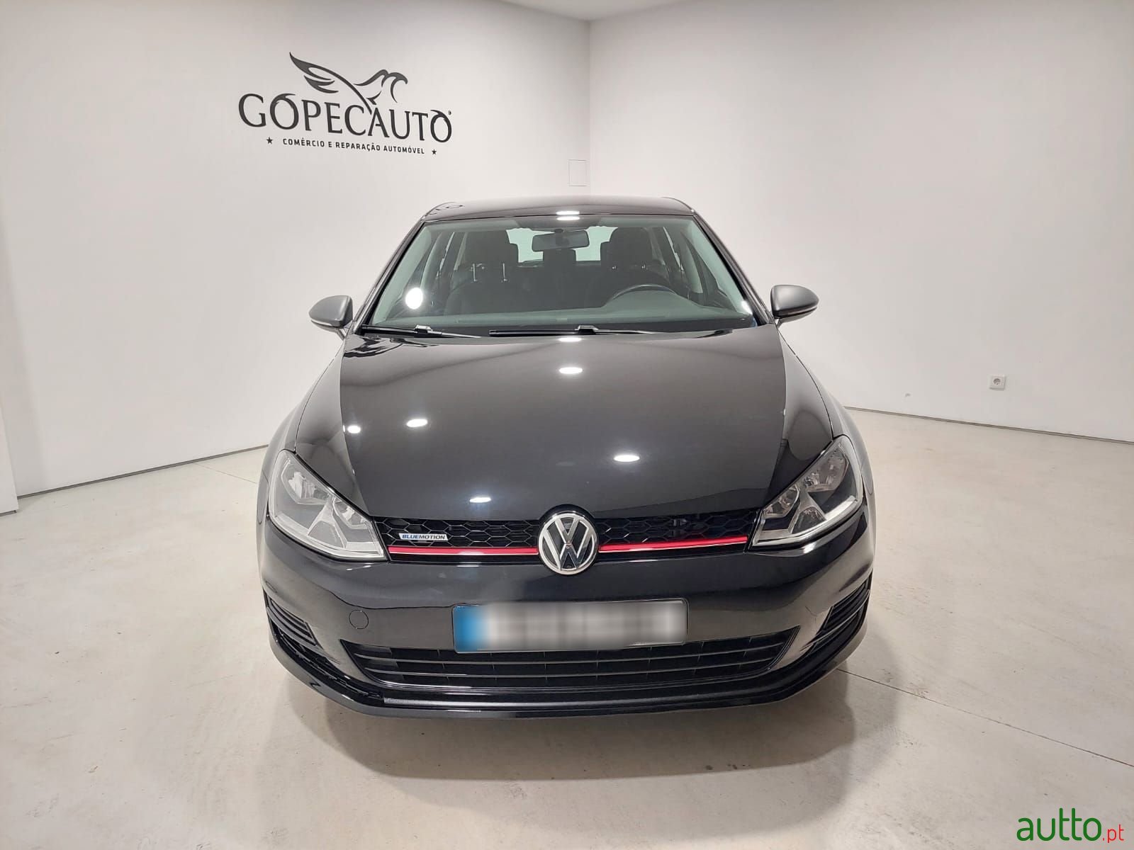 2012' Volkswagen Golf photo #2