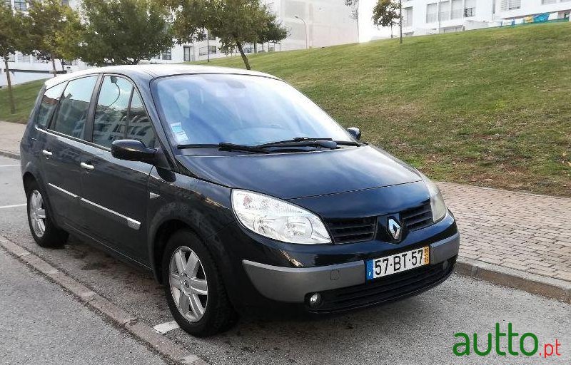 2006' Renault Grand Scenic photo #4